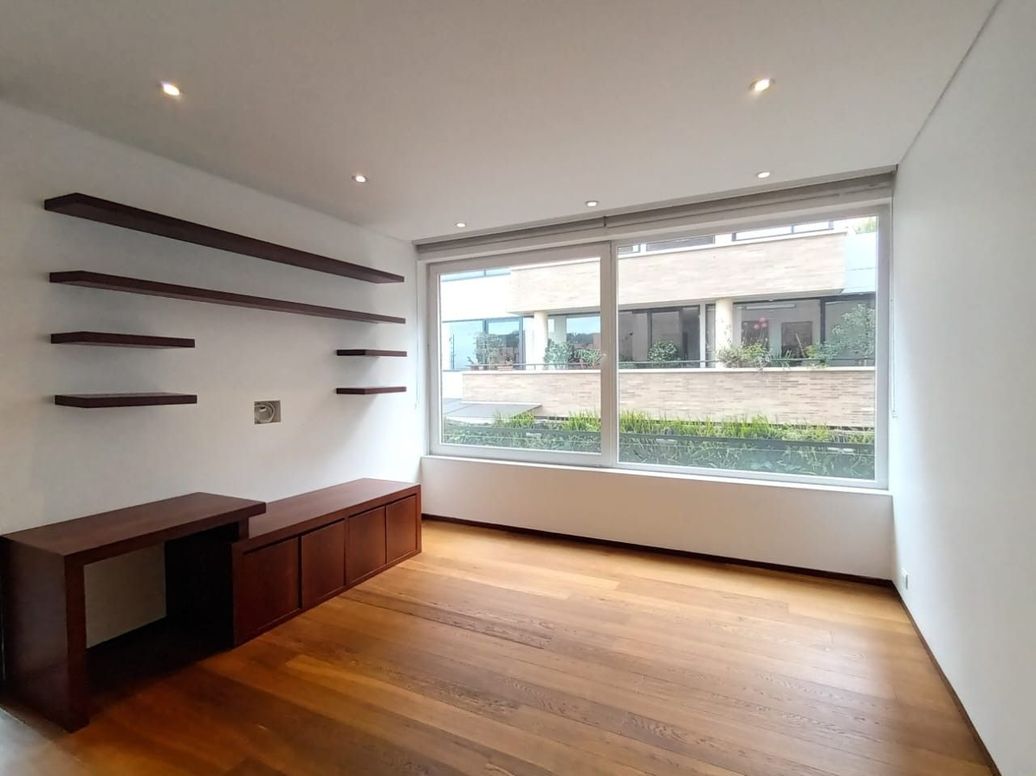 Apartamento de 3 alcobas en venta en Los Rosales, Bogotá, 319 m² · foto 10 de 20