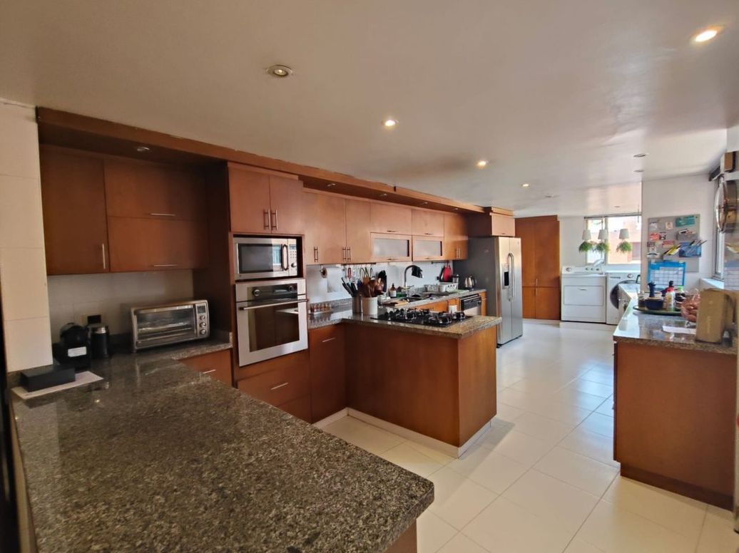Apartamento de 3 alcobas en venta en La Cabrera, Bogotá, 313 m² · foto 6 de 20