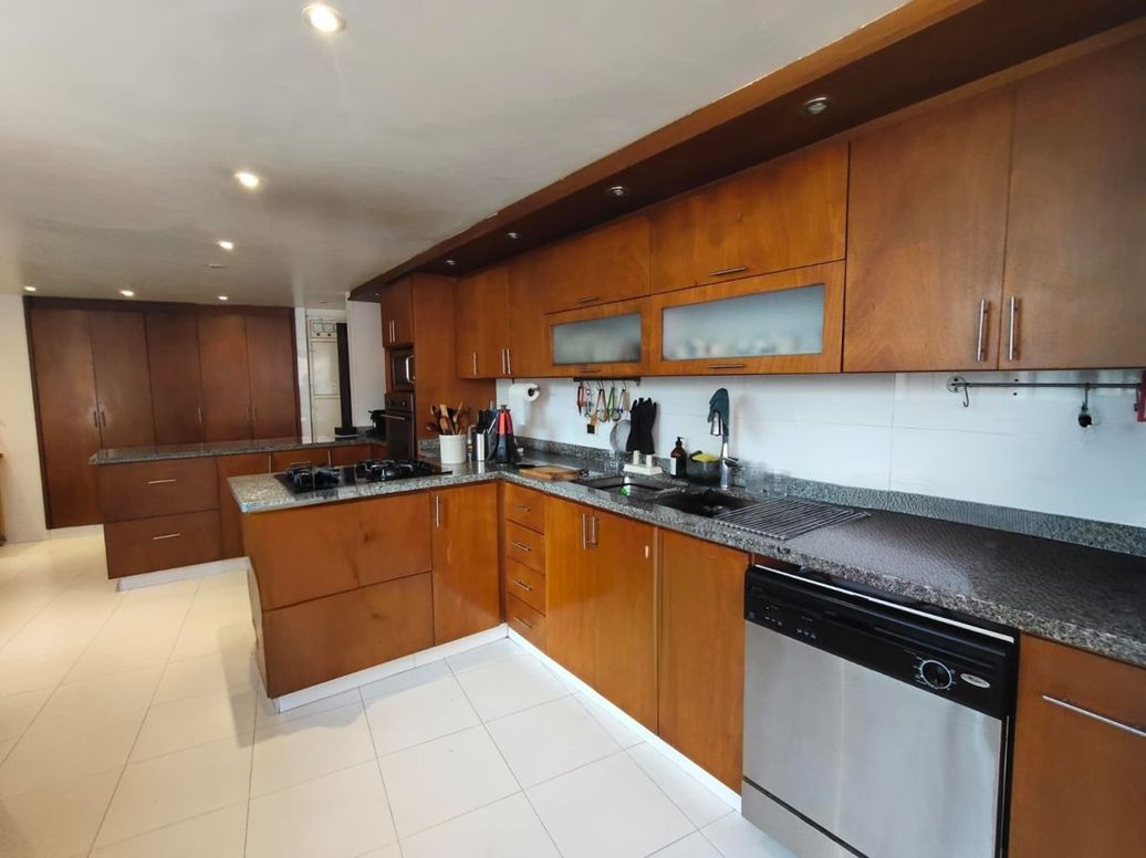 Apartamento de 3 alcobas en venta en La Cabrera, Bogotá, 313 m² · foto 7 de 20