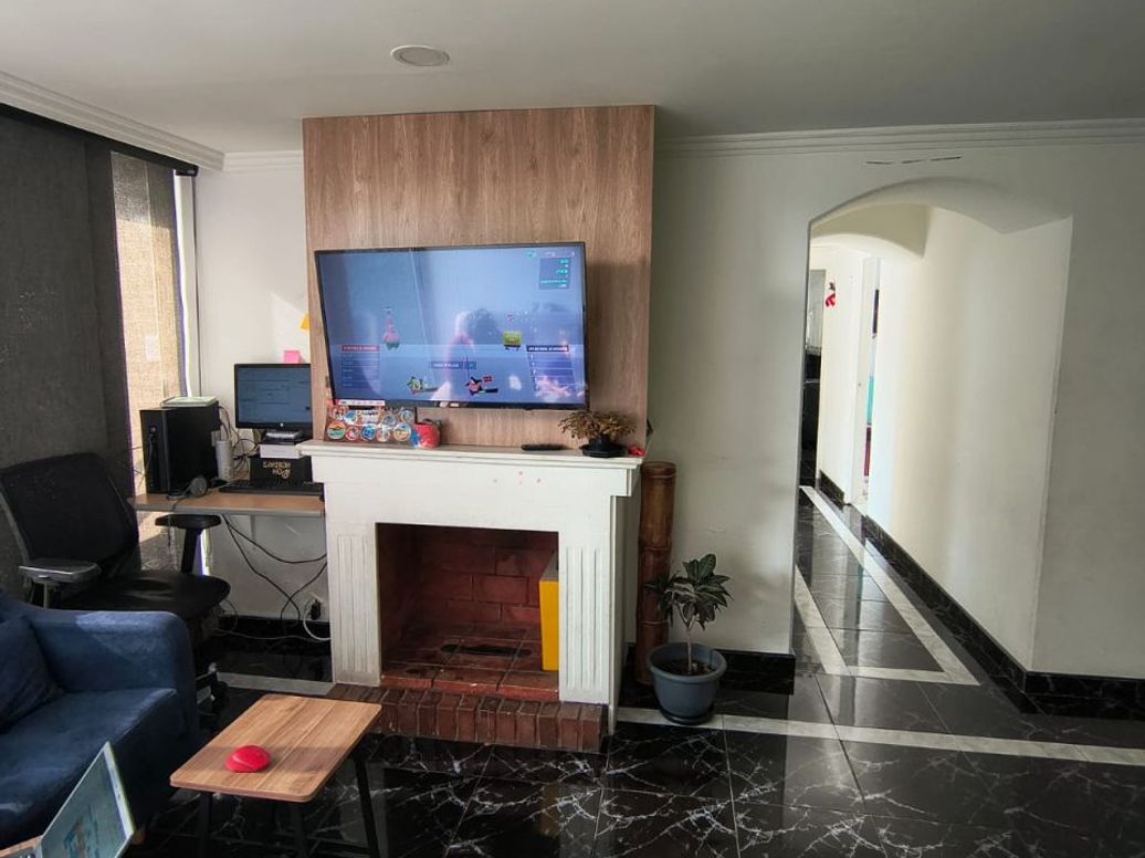 Apartamento de 3 alcobas en venta en Puente Largo, Bogotá, 98 m² · foto 2 de 12