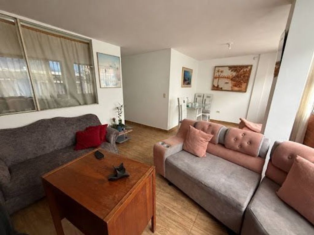 Casa de 8 alcobas en venta en La Gaitana, Bogotá, 282 m² · foto 3 de 20