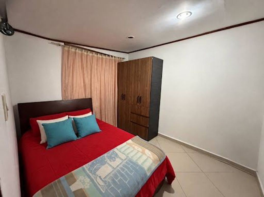 Casa de 8 alcobas en venta en La Gaitana, Bogotá, 282 m² · foto 12 de 20