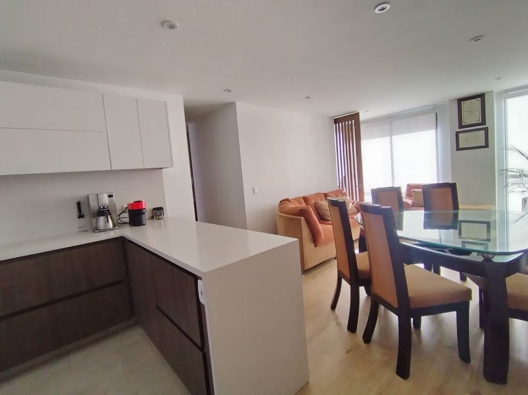 Apartamento de 2 alcobas en venta en Santa Barbara Oriental, Bogotá, 71 m² · foto 2 de 20