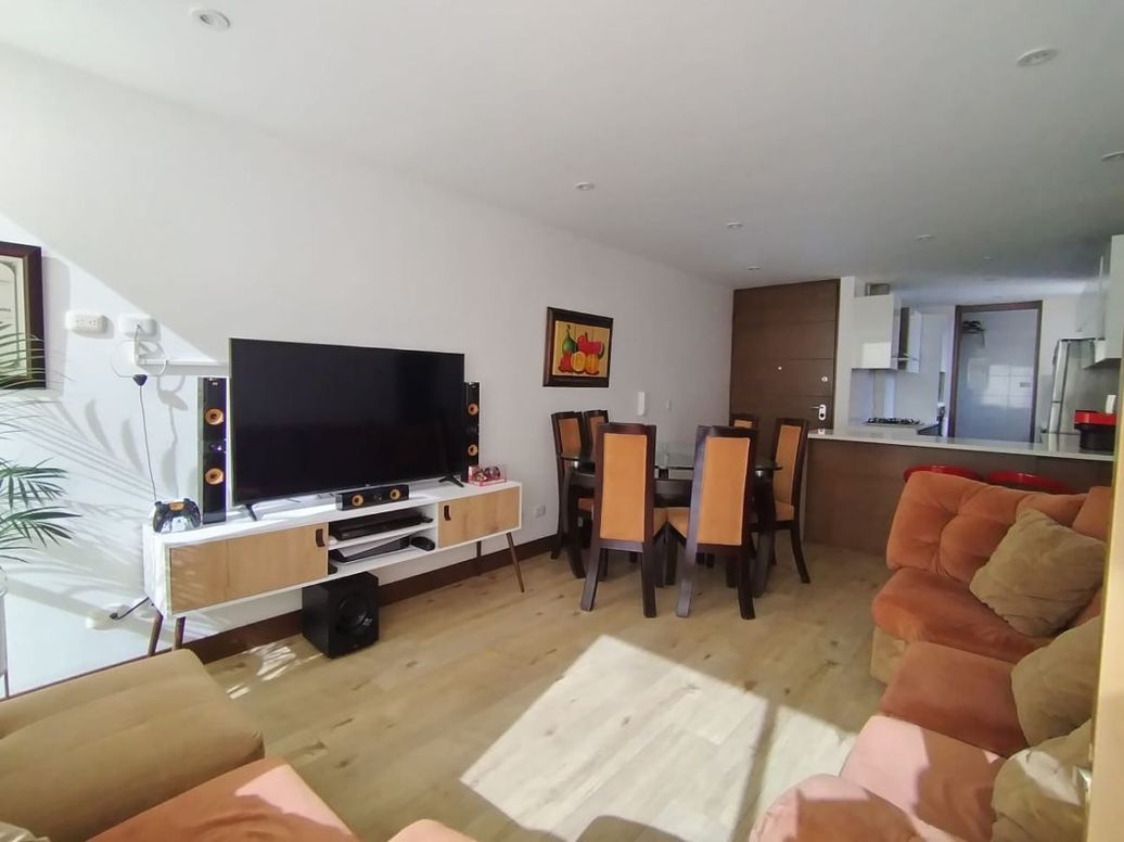 Apartamento de 2 alcobas en venta en Santa Barbara Oriental, Bogotá, 71 m² · foto 3 de 20