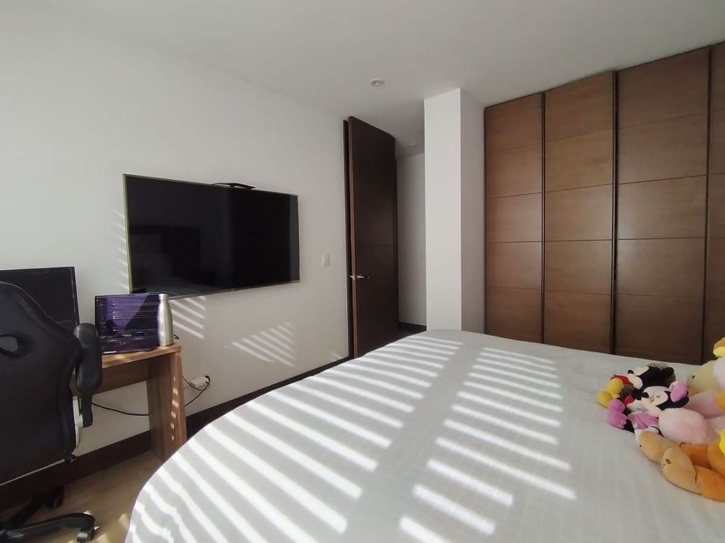 Apartamento de 2 alcobas en venta en Santa Barbara Oriental, Bogotá, 71 m² · foto 12 de 20