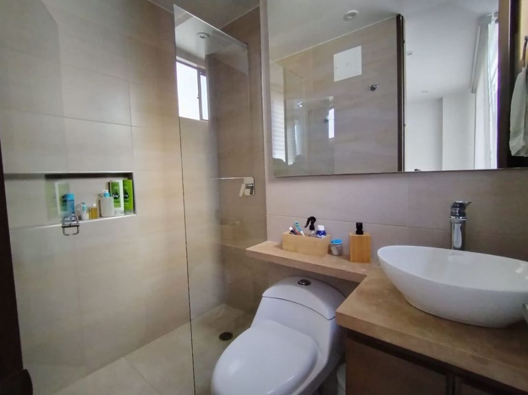 Apartamento de 2 alcobas en venta en Santa Barbara Oriental, Bogotá, 71 m² · foto 18 de 20