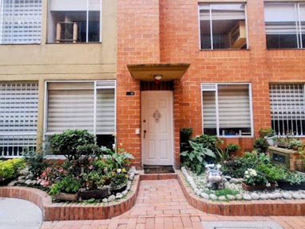 Casa de 3 alcobas en venta en Modelia, Bogotá, 106 m² · foto 2 de 20