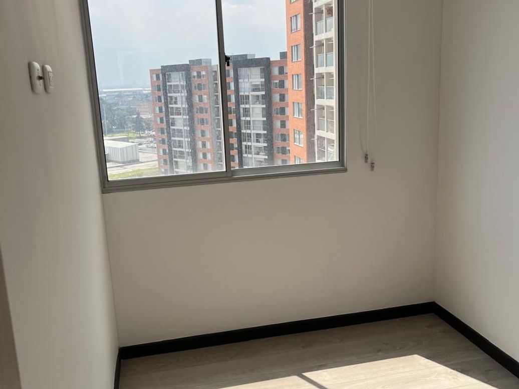 Apartamento de 3 alcobas en venta en Nuestra Señora De La Paz, Bogotá, 63 m² · foto 3 de 10