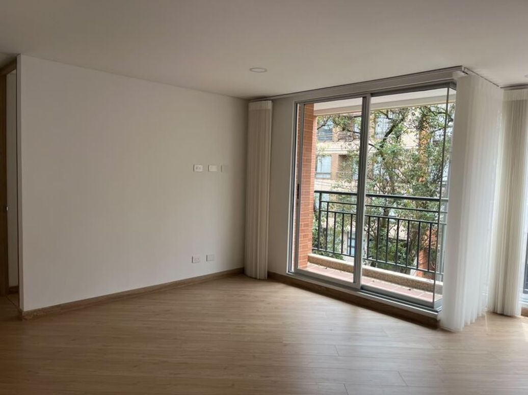 Apartamento de 2 alcobas en arriendo en El Batan, Bogotá, 78 m² · foto 2 de 14