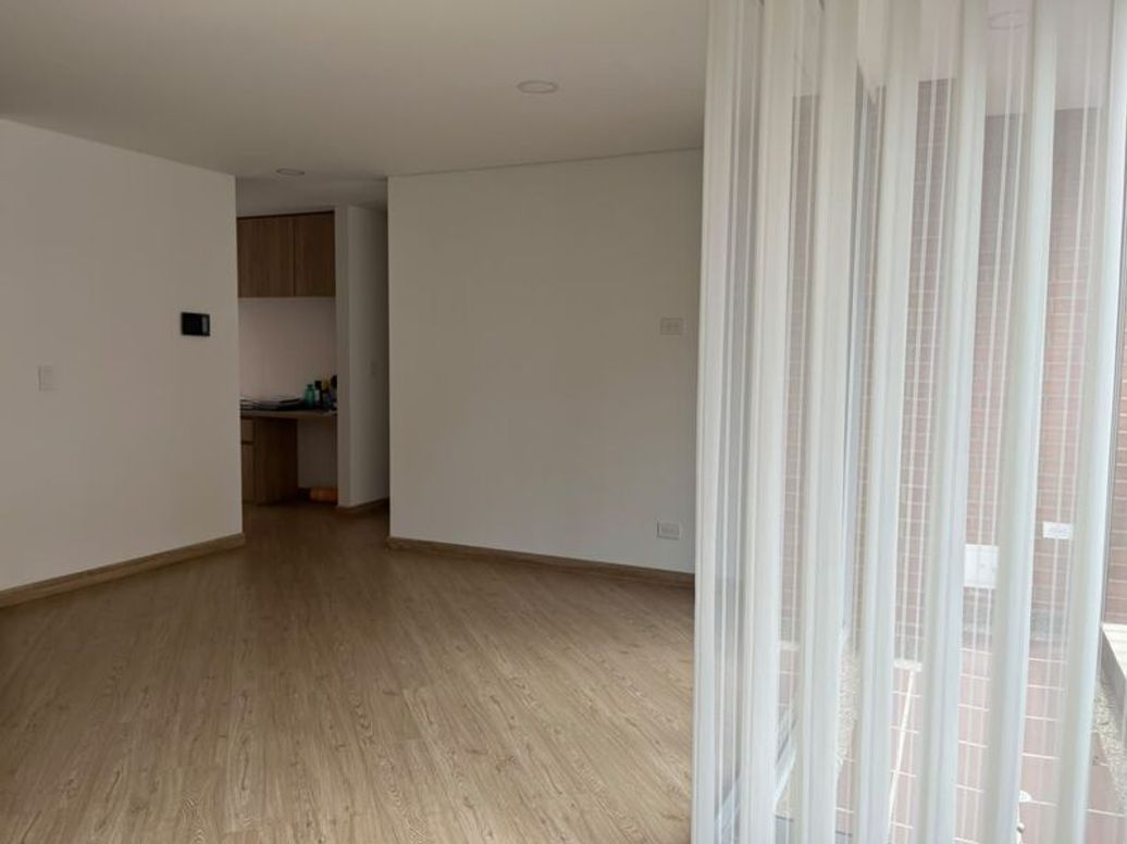 Apartamento de 2 alcobas en arriendo en El Batan, Bogotá, 78 m² · foto 3 de 14