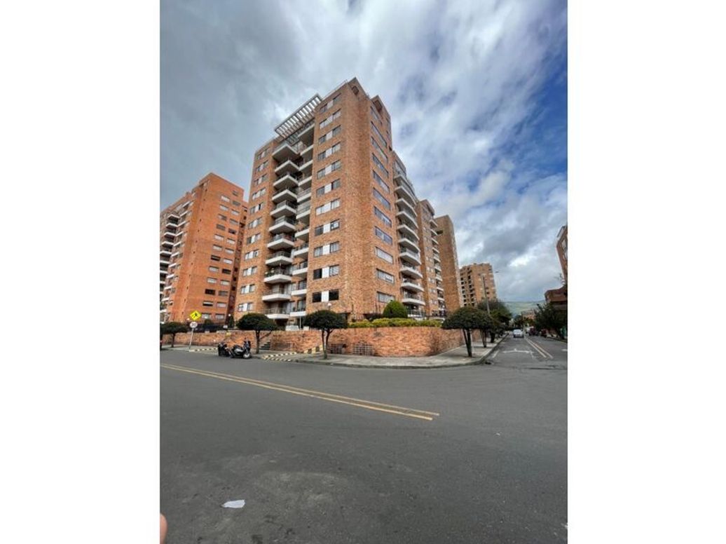 Apartamento de 5 alcobas en venta en Victoria Norte, Bogotá, 333 m² · foto 3 de 20