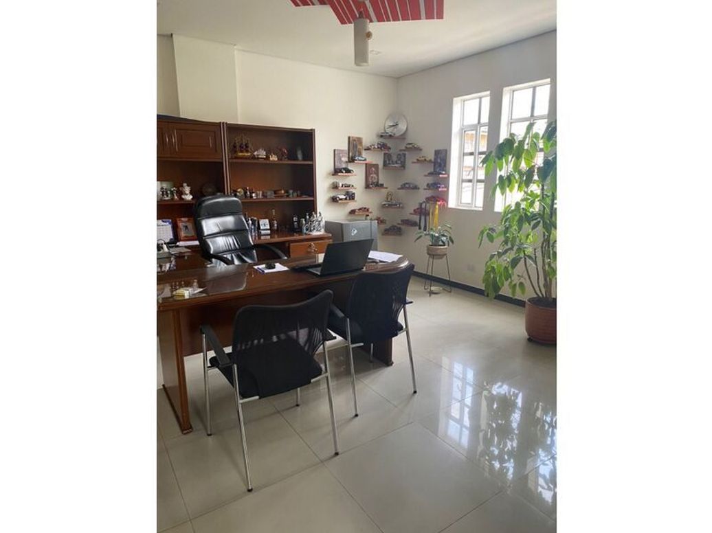 Casa de 6 alcobas en venta en Chapinero, Bogotá, 380 m² · foto 9 de 17
