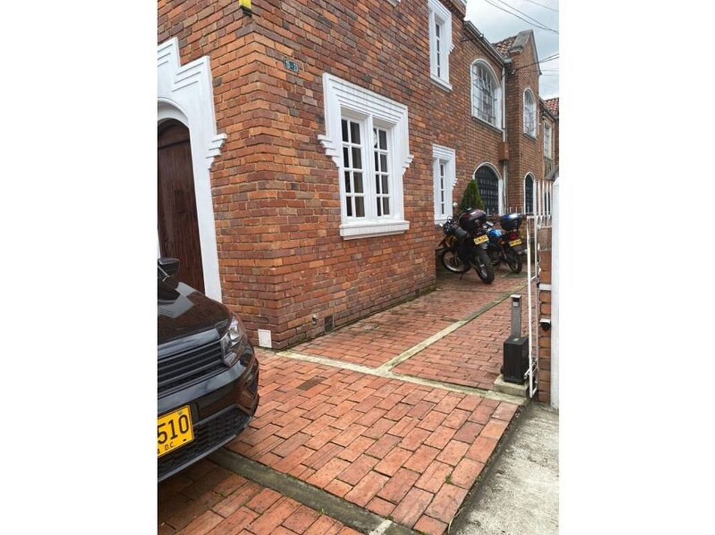 Casa de 6 alcobas en venta en Chapinero, Bogotá, 380 m² · foto 2 de 17