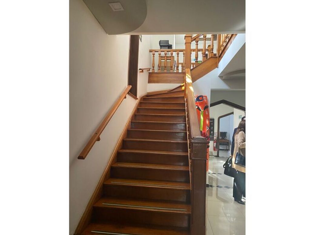 Casa de 6 alcobas en venta en Chapinero, Bogotá, 380 m² · foto 4 de 17