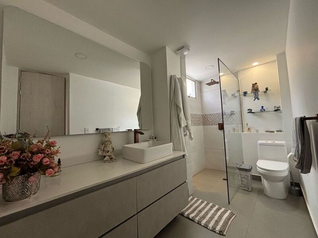 Apartamento de 2 alcobas en venta en Bella Suiza, Bogotá, 132 m² · foto 3 de 15
