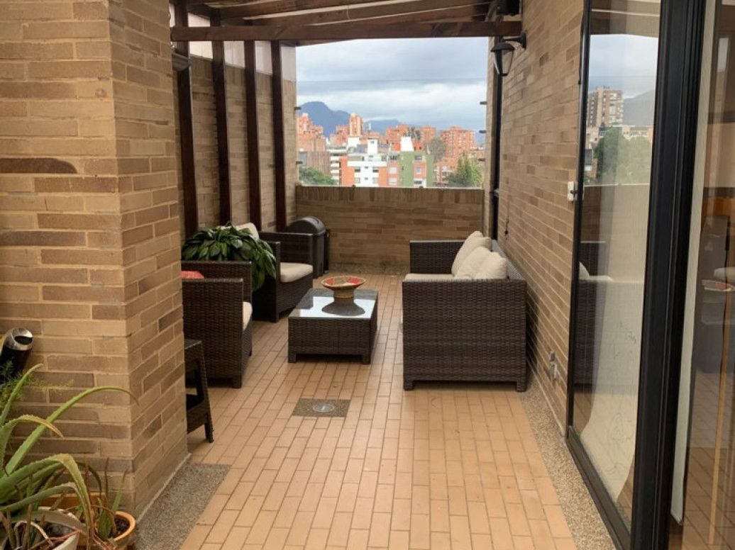 Apartamento de 2 alcobas en venta en Los Cedros, Bogotá, 79 m² · foto 4 de 10