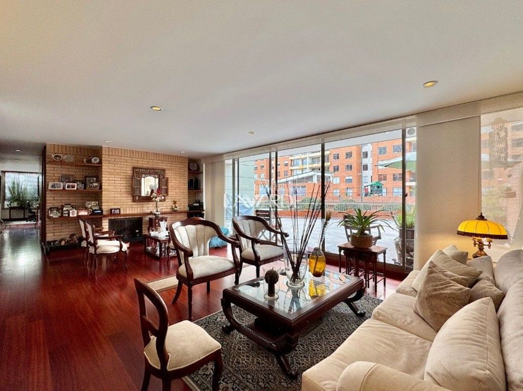 Apartamento de 3 alcobas en venta en Lisboa, Bogotá, 294 m² · foto 3 de 20