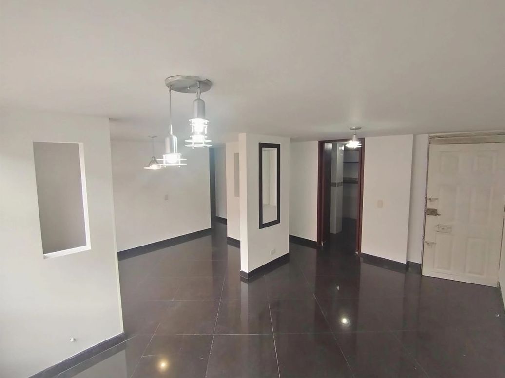 Apartamento de 3 alcobas en venta en Ub. Castilla Real, Bogotá, 56 m² · foto 2 de 20