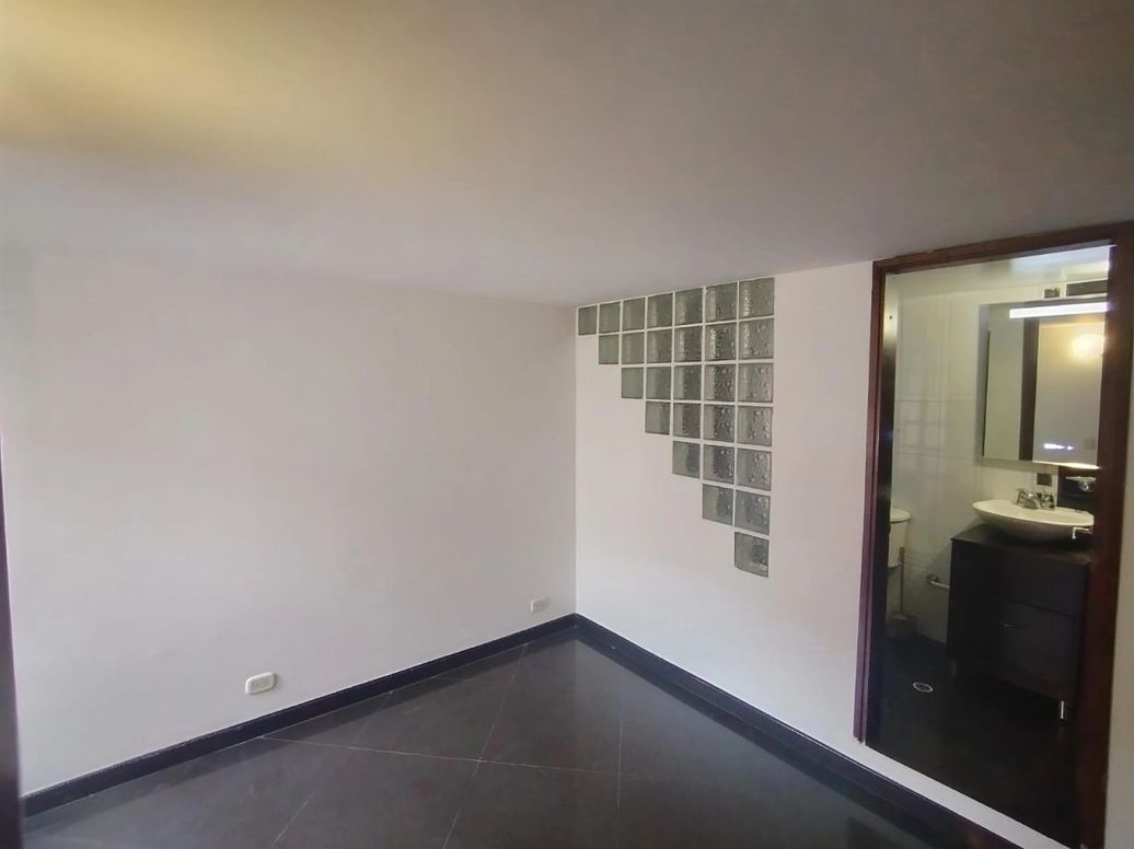 Apartamento de 3 alcobas en venta en Ub. Castilla Real, Bogotá, 56 m² · foto 4 de 20