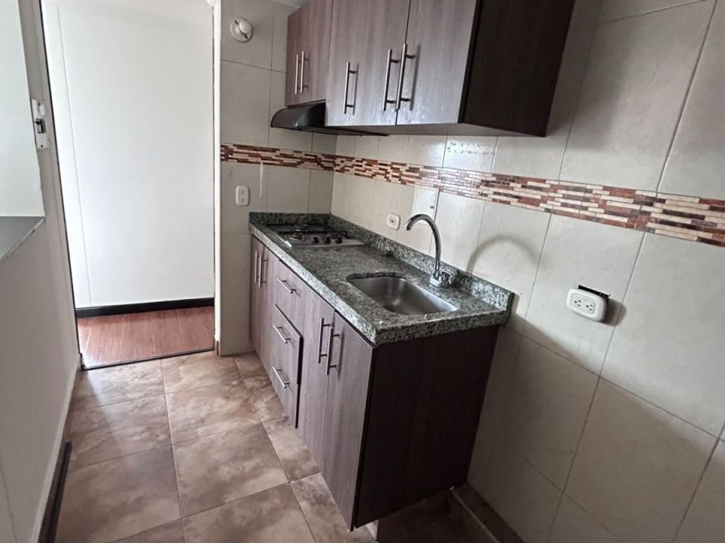 Apartamento en arriendo en Gran Granada, Bogotá · foto 3 de 12