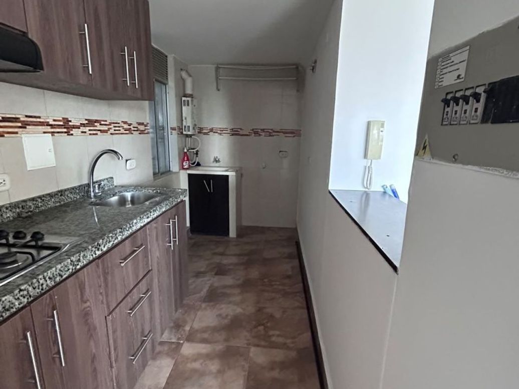 Apartamento en arriendo en Gran Granada, Bogotá · foto 2 de 12