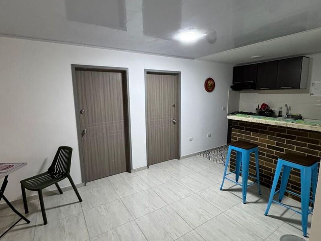 Casa de 10 alcobas en venta en La Estrada, Bogotá, 416 m² · foto 11 de 17