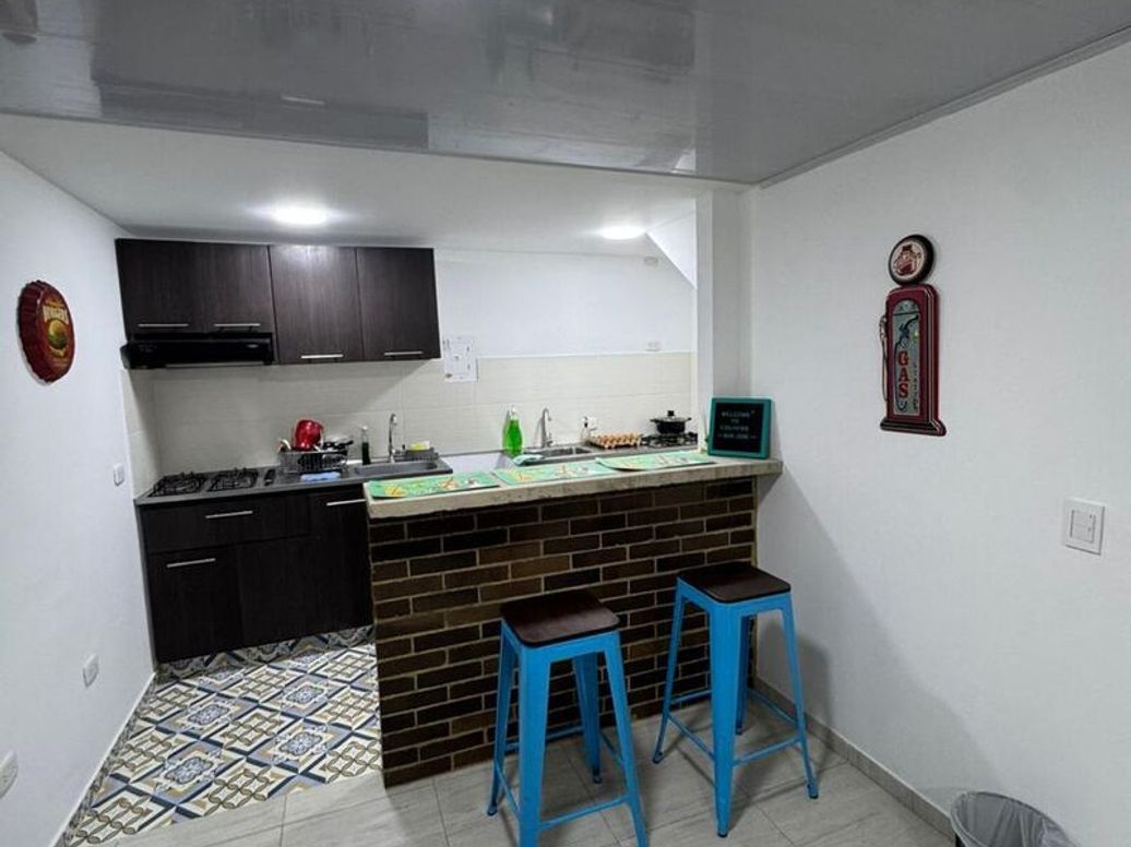 Casa de 10 alcobas en venta en La Estrada, Bogotá, 416 m² · foto 10 de 17