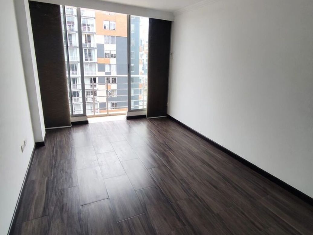 Apartamento de 3 alcobas en venta en Villemar Fontibon, Bogotá, 57 m² · foto 2 de 17
