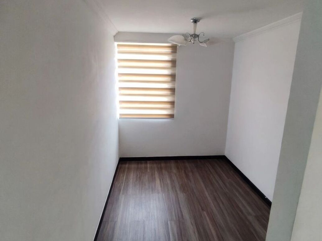 Apartamento de 3 alcobas en venta en Villemar Fontibon, Bogotá, 57 m² · foto 8 de 17
