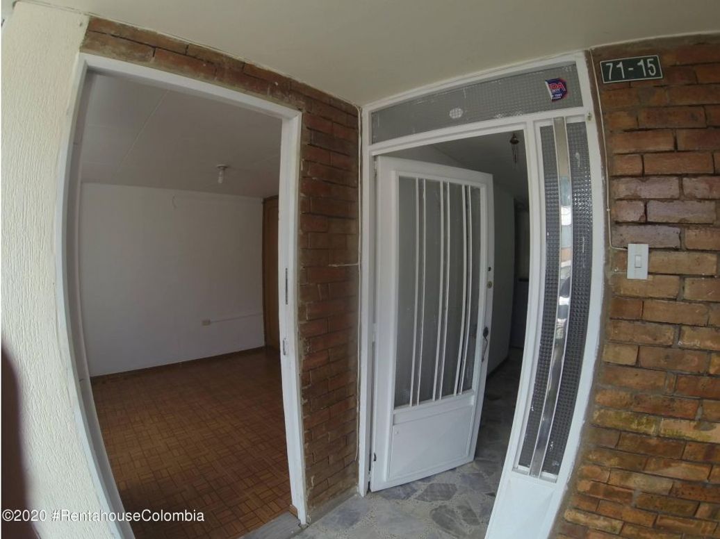 Casa de 3 alcobas en venta en Normandía, Bogotá, 320 m² · foto 3 de 20