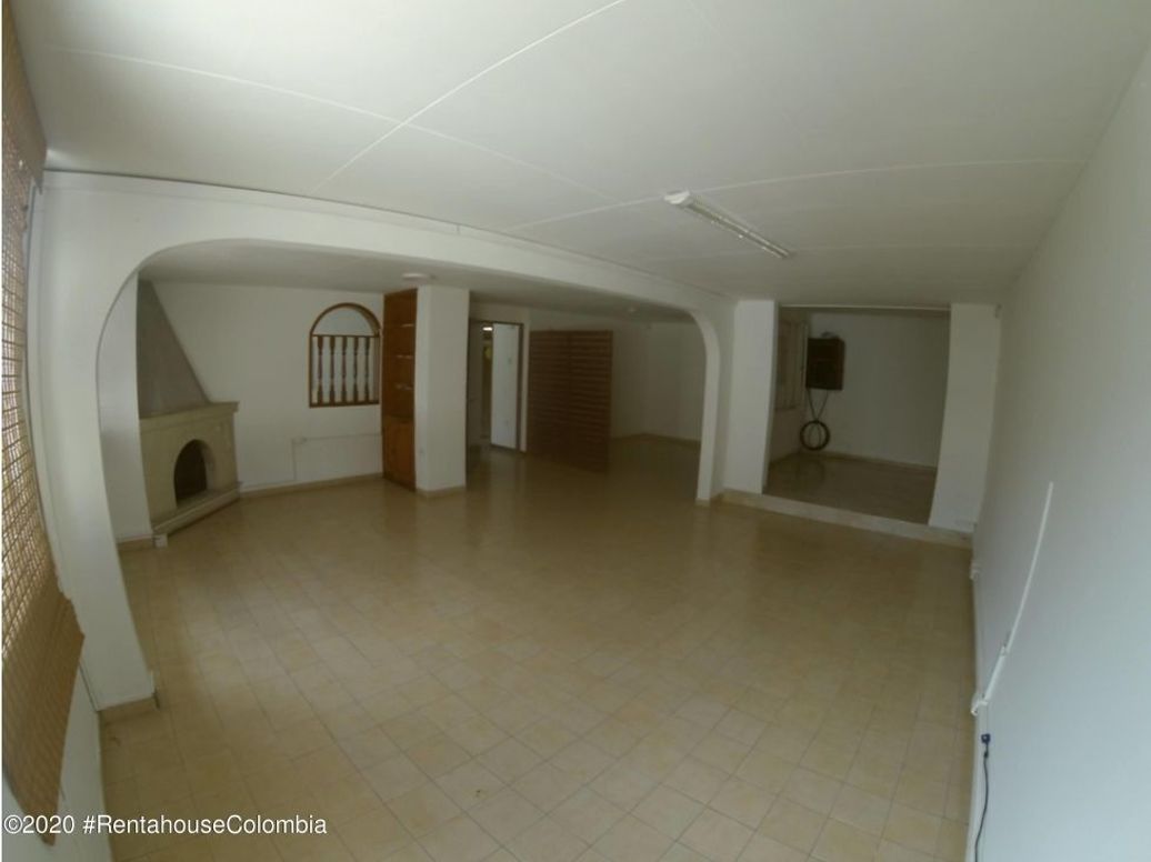 Casa de 3 alcobas en venta en Normandía, Bogotá, 320 m² · foto 19 de 20