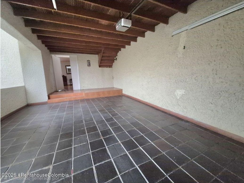 Casa de 5 alcobas en venta en Rincon Del Cedro, Bogotá, 385 m² · foto 2 de 19