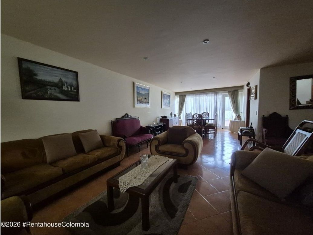 Casa de 5 alcobas en venta en Rincon Del Cedro, Bogotá, 385 m² · foto 3 de 19