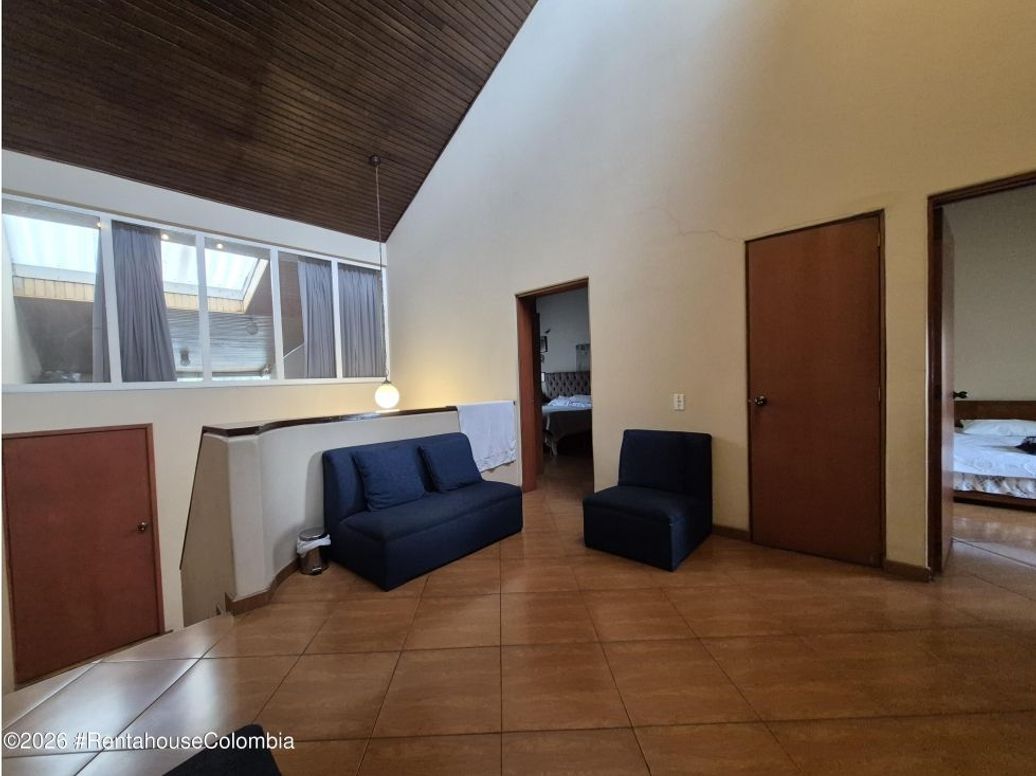 Casa de 5 alcobas en venta en Rincon Del Cedro, Bogotá, 385 m² · foto 12 de 19