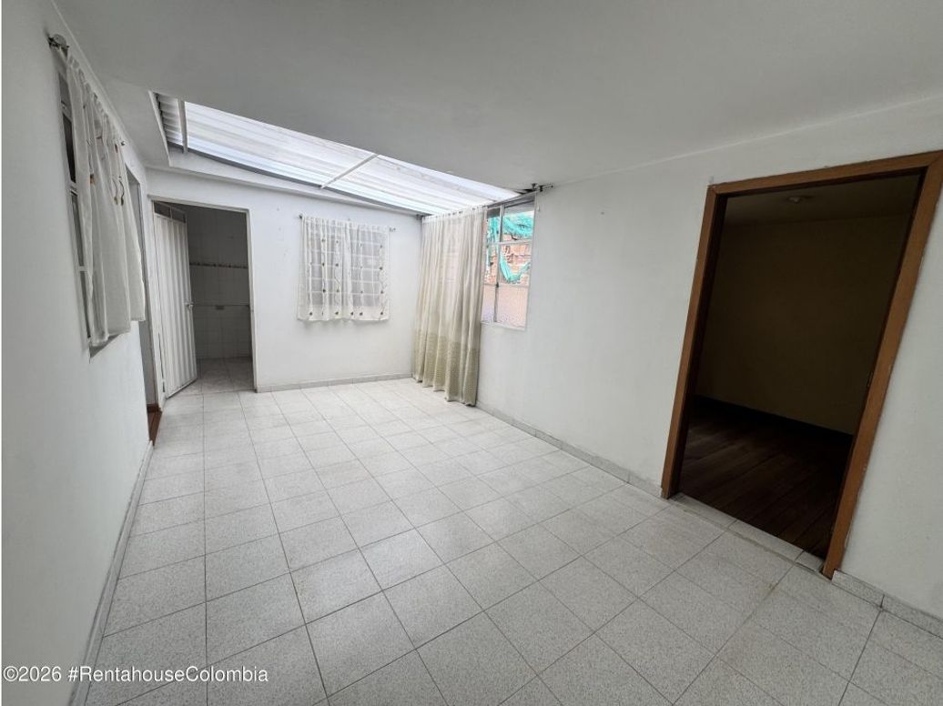 Casa de 7 alcobas en venta en Santa Matilde, Bogotá, 274 m² · foto 17 de 20
