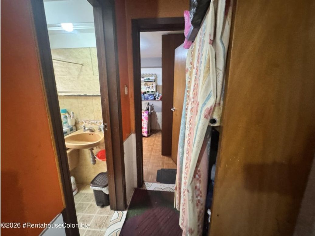 Casa de 7 alcobas en venta en Santa Matilde, Bogotá, 274 m² · foto 8 de 20