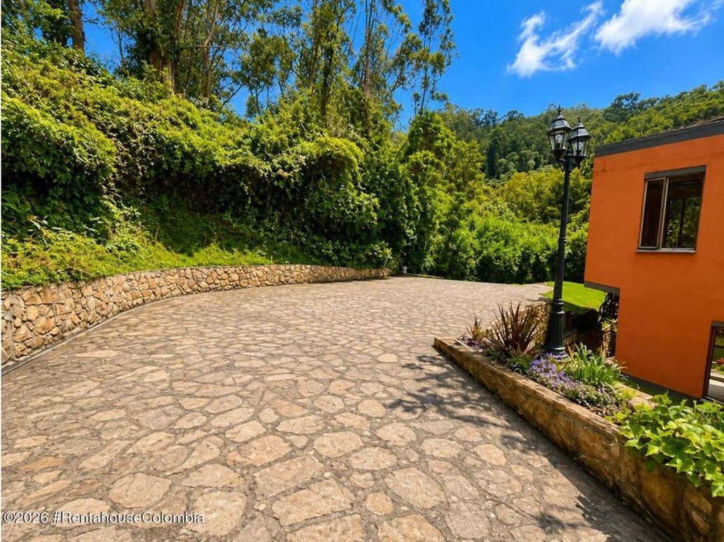 Casa de 6 alcobas en venta en Torca, Bogotá, 440 m² · foto 4 de 20
