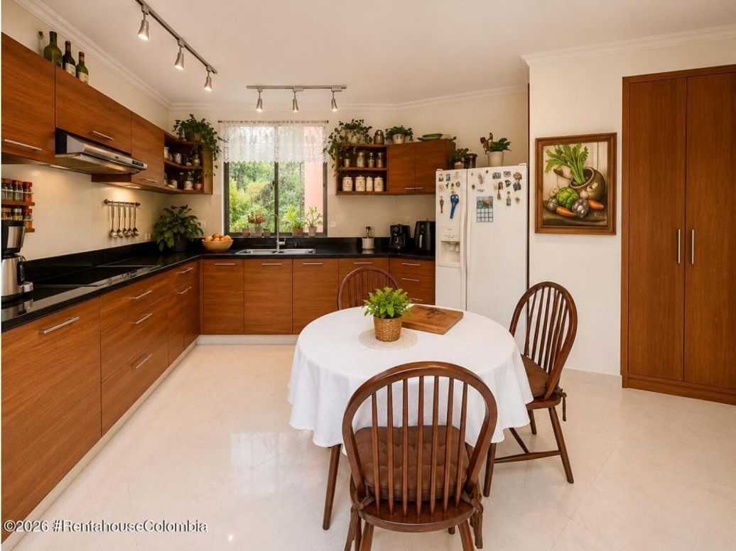 Casa de 6 alcobas en venta en Torca, Bogotá, 440 m² · foto 8 de 20