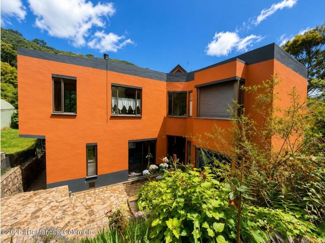 Casa de 6 alcobas en venta en Torca, Bogotá, 440 m² · foto 2 de 20