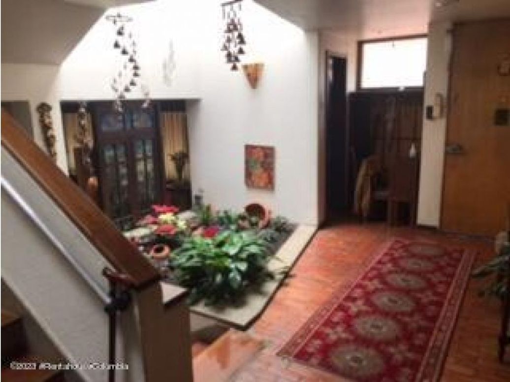 Casa de 3 alcobas en venta en Lago Gaitan, Bogotá, 480 m² · foto 2 de 20