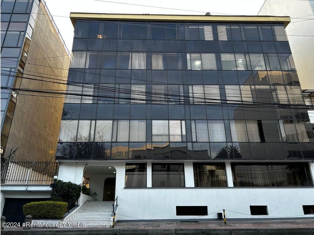 Apartamento de 3 alcobas en venta en Lago Gaitan, Bogotá, 146 m² · foto 2 de 20