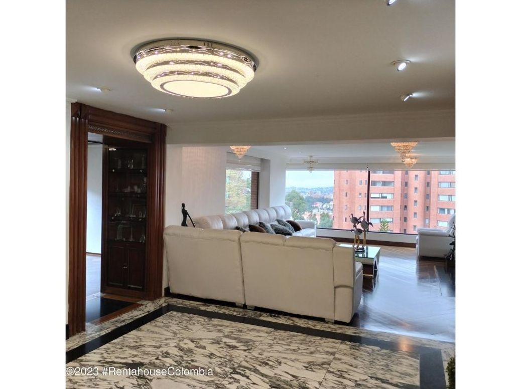 Apartamento de 4 alcobas en venta en Montearroyo, Bogotá, 343 m² · foto 3 de 20