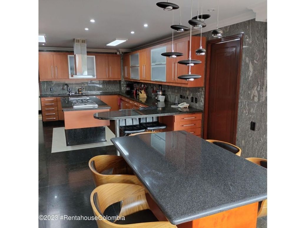 Apartamento de 4 alcobas en venta en Montearroyo, Bogotá, 343 m² · foto 17 de 20