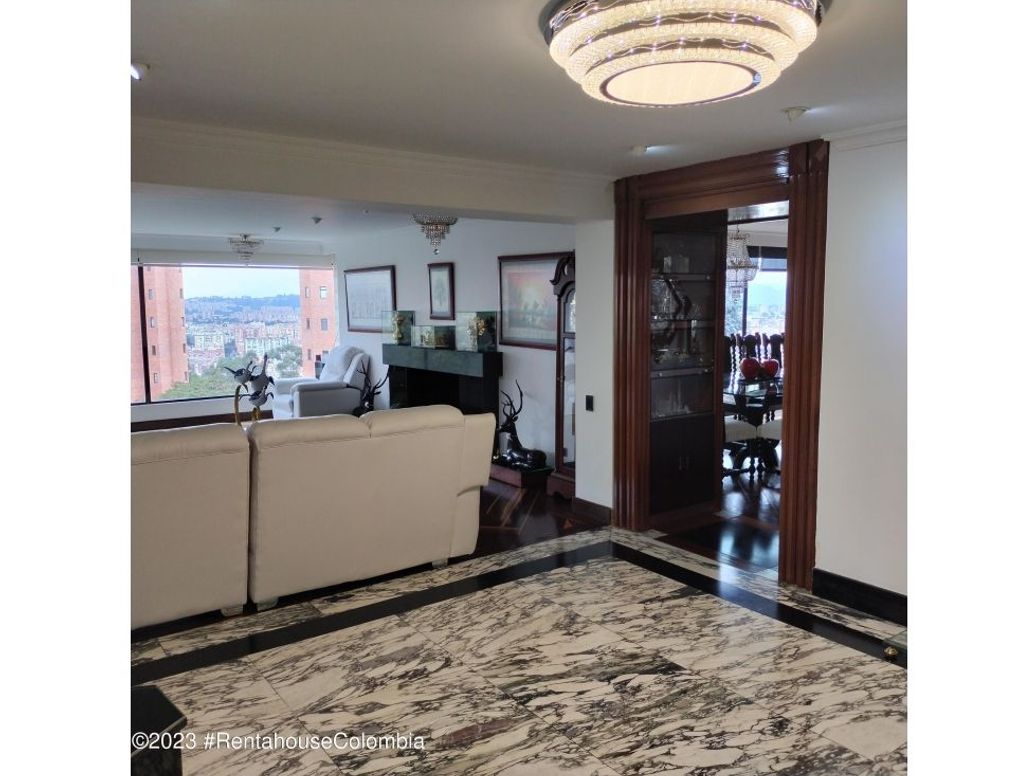 Apartamento de 4 alcobas en venta en Montearroyo, Bogotá, 343 m² · foto 2 de 20
