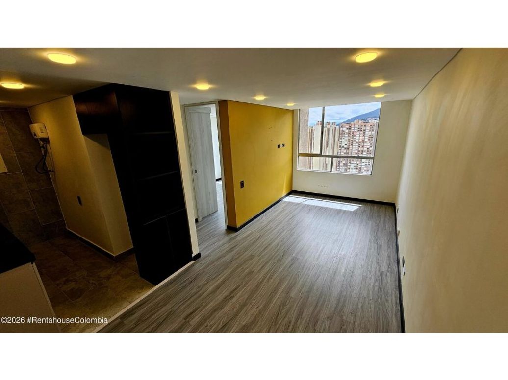 Apartamento de 1 alcoba en venta en La Granja Norte, Bogotá, 35 m² · foto 2 de 9