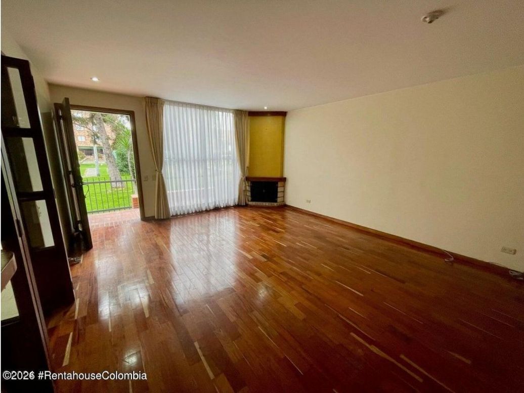 Casa de 3 alcobas en venta en Gratamira, Bogotá, 162 m² · foto 4 de 20