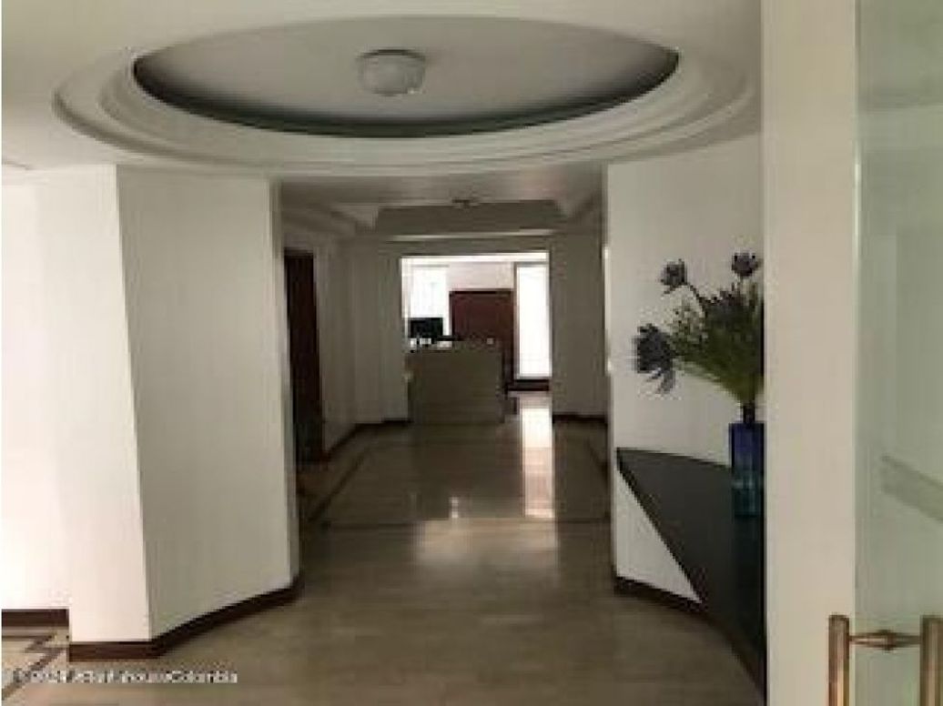 Apartamento de 3 alcobas en venta en Chico Norte Et. Iii, Bogotá, 162 m² · foto 4 de 20