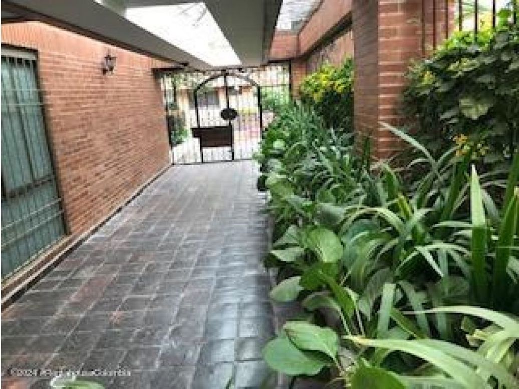 Apartamento de 3 alcobas en venta en Chico Norte Et. Iii, Bogotá, 162 m² · foto 3 de 20