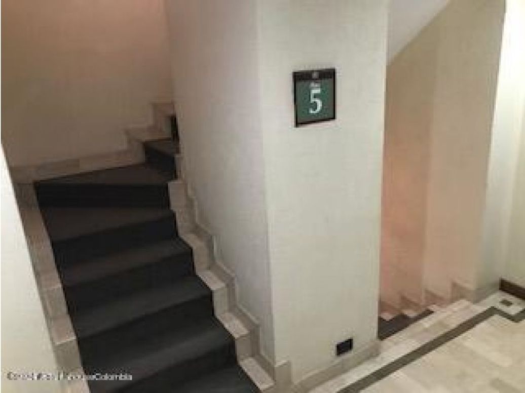 Apartamento de 3 alcobas en venta en Chico Norte Et. Iii, Bogotá, 162 m² · foto 9 de 20