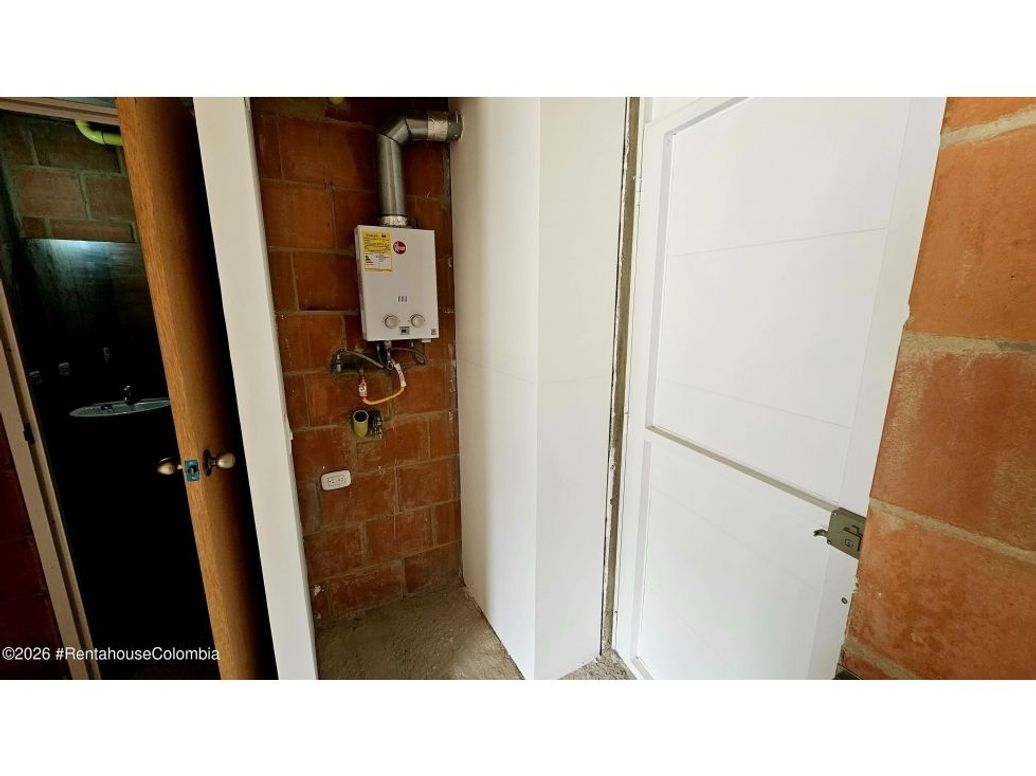 Apartamento de 1 alcoba en venta en La Catedral, Bogotá, 31 m² · foto 8 de 9